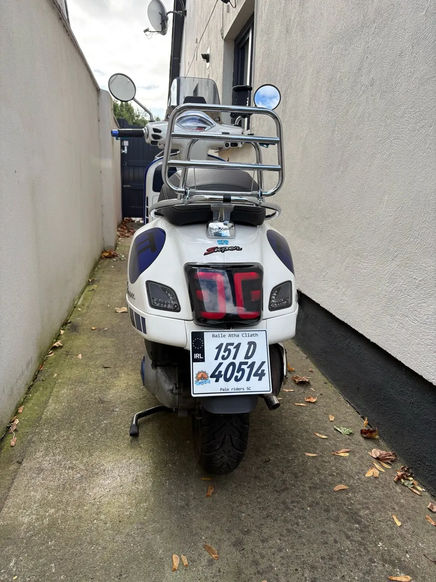 Vespa GTS 300 Super - Image 4