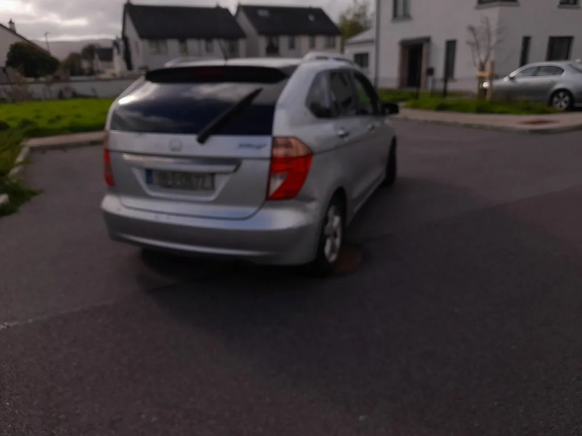 Honda FR-V 2008 - Image 3