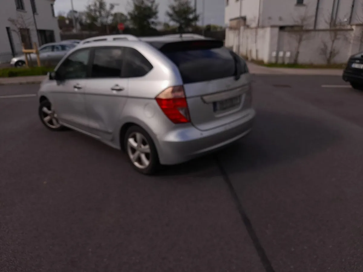 Honda FR-V 2008 - Image 4