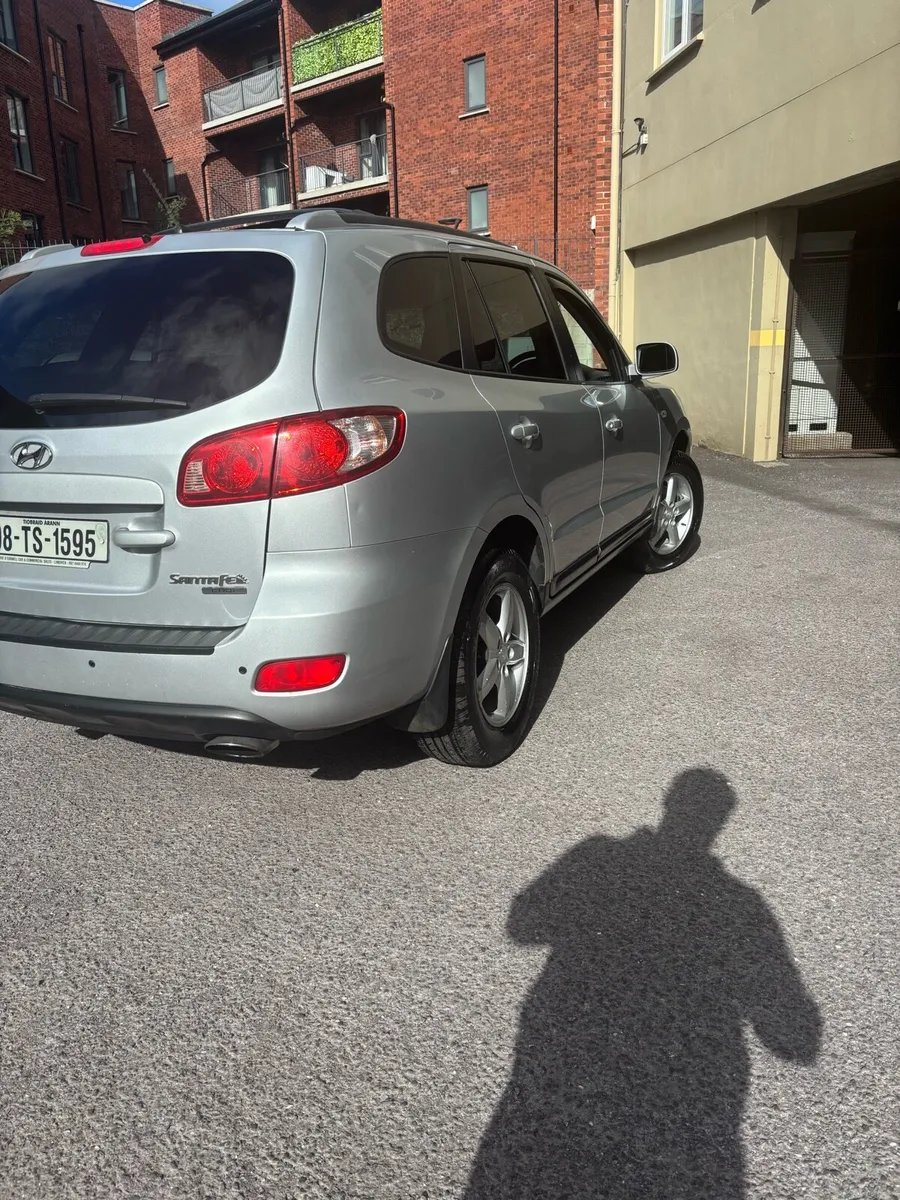 Hyundai Santa Fe - Image 2