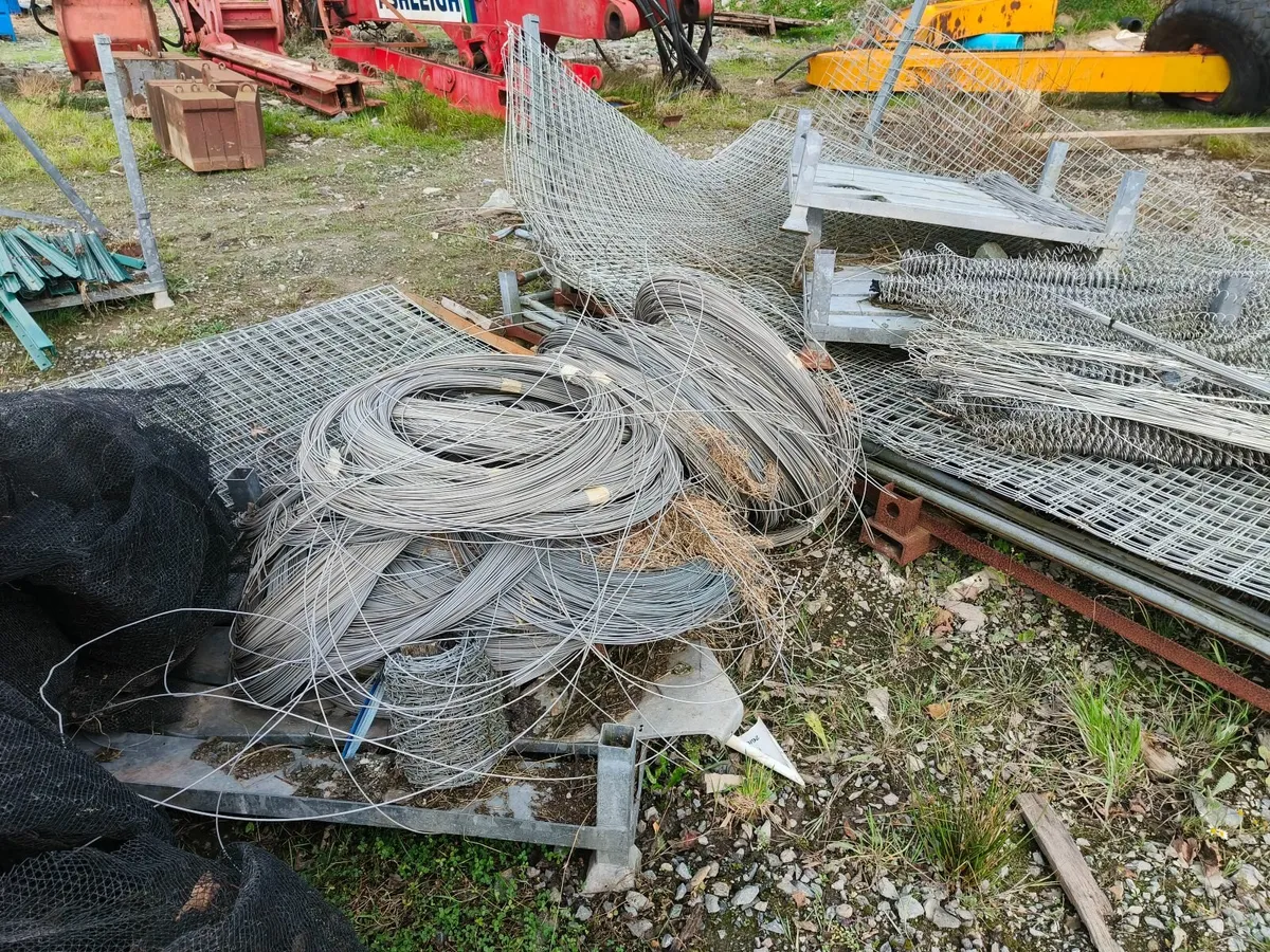 Selection of Gabion baskets and wire - Image 3