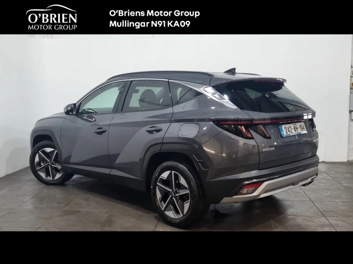 Hyundai Tucson 2WD Executive Plus - Image 3