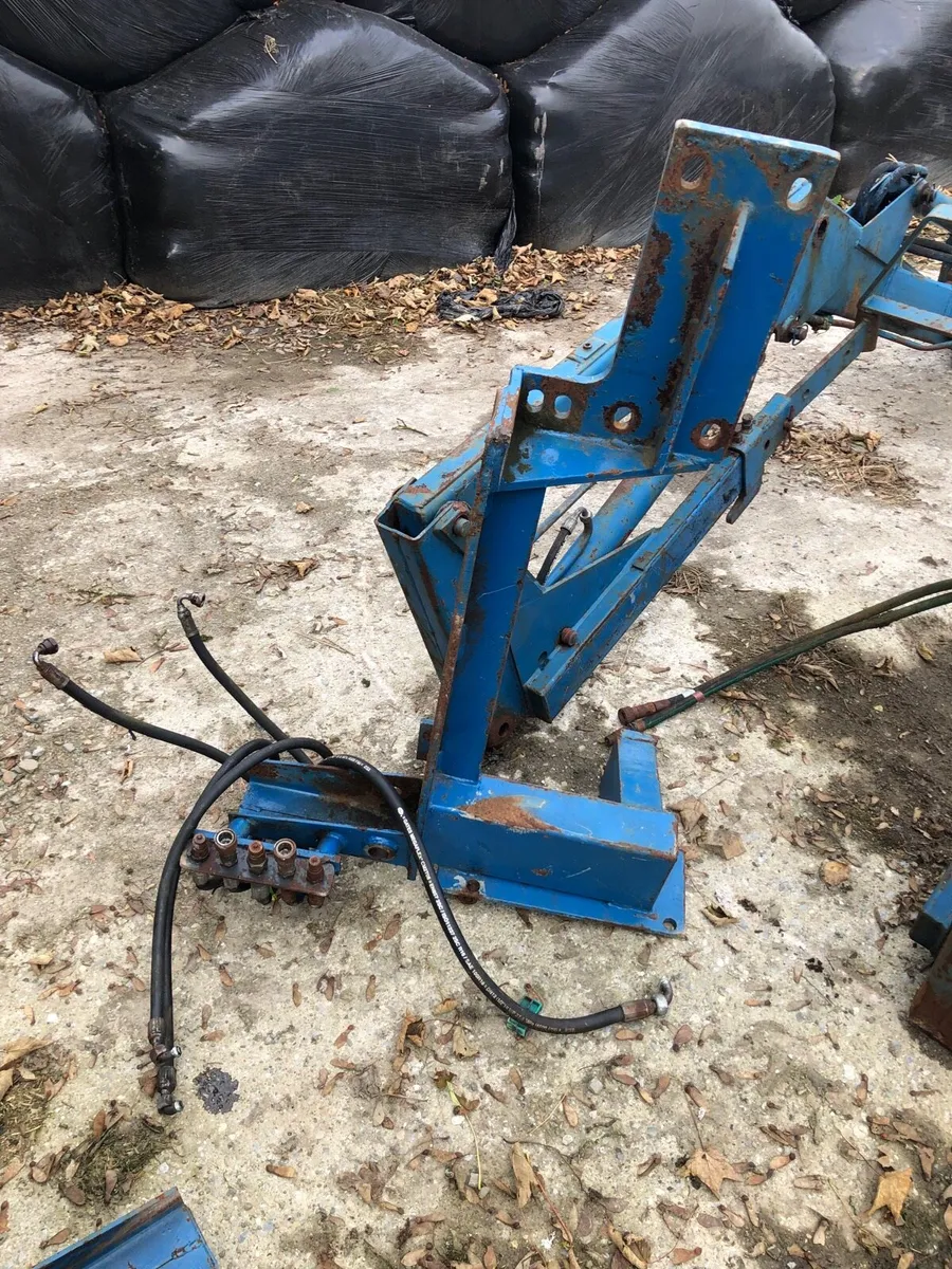 Ford  tractor  front  loader - Image 4