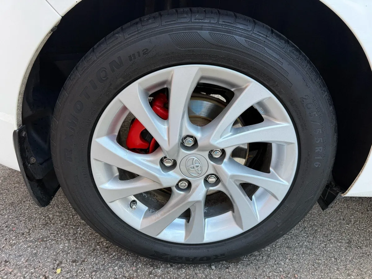 Toyota Auris 1.4 D4D Immaculate condition - Image 2