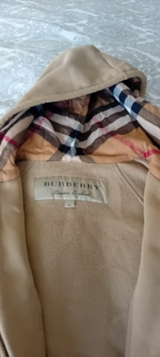 Burberry medium sized baige  hoodie - Image 4
