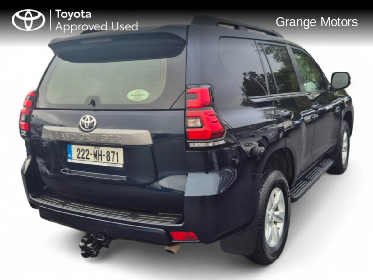 Toyota Land Cruiser 2.8 LWB GX COMM 6 SPEED MANUAL - Image 3