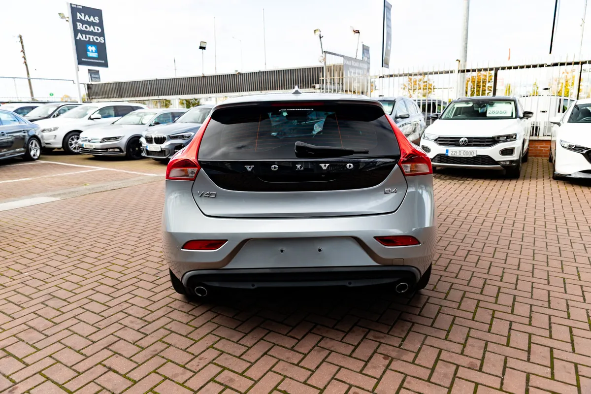 2.0D4 LUXURY EDITION 5DR HATCHBACK AUTOMATIC // BU - Image 4