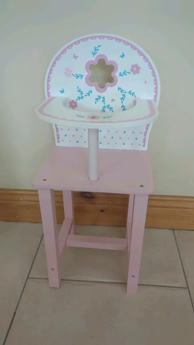 Little Town toy high-chair