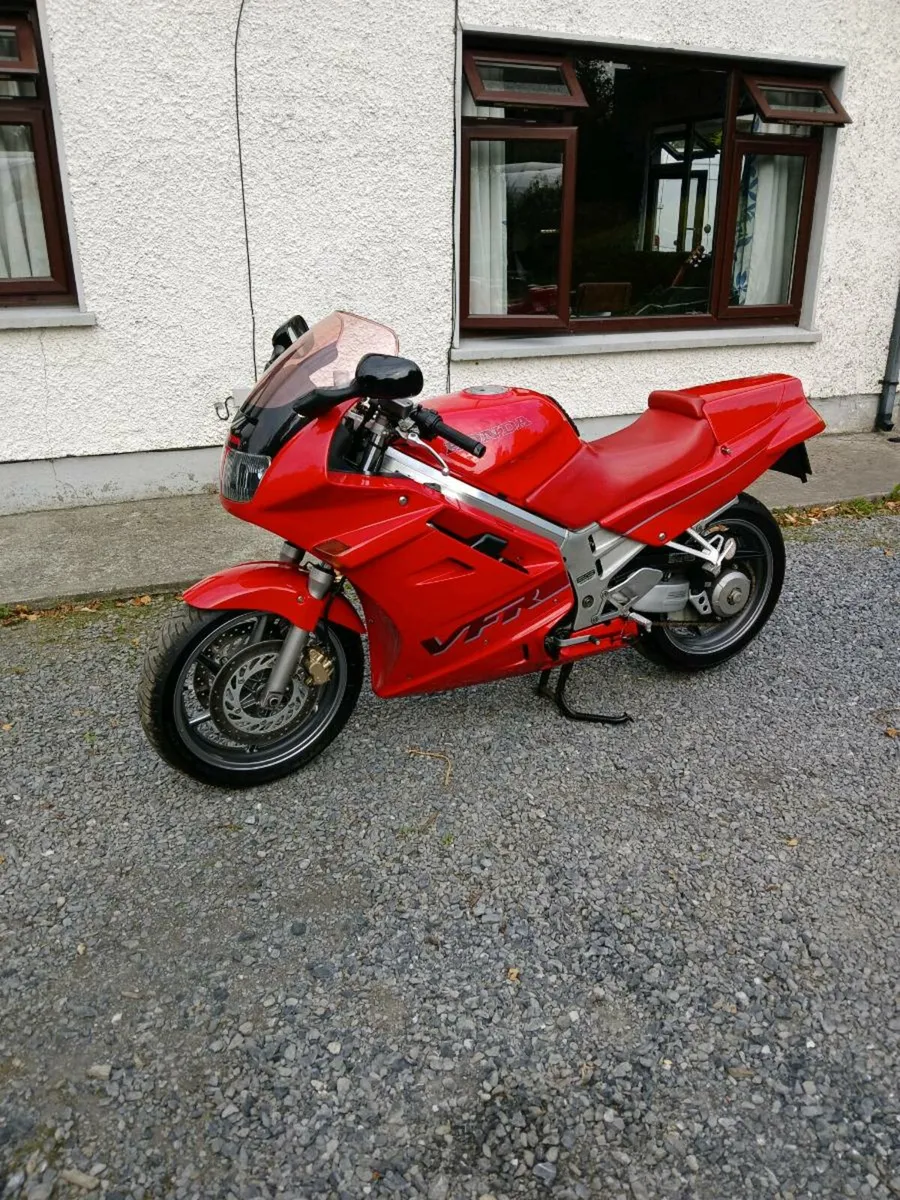 Honda VFR 750 Only 12 K AS NEW 1 Owner 1992 - Image 3