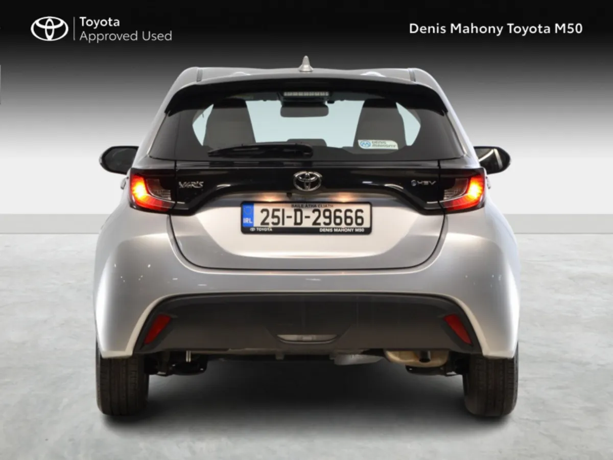 Toyota Yaris Hybrid Luna Auto - Image 4