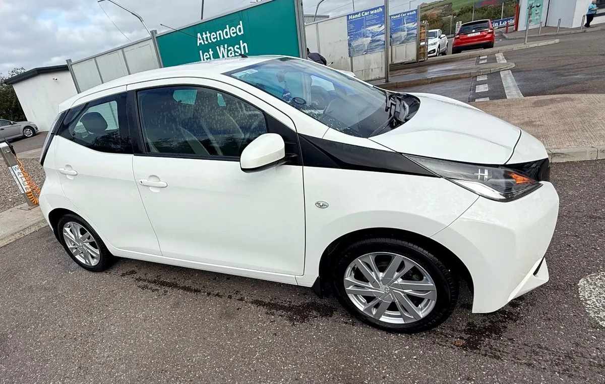 Toyota Aygo 1.0 X-Play 4DR 2018 - Image 2