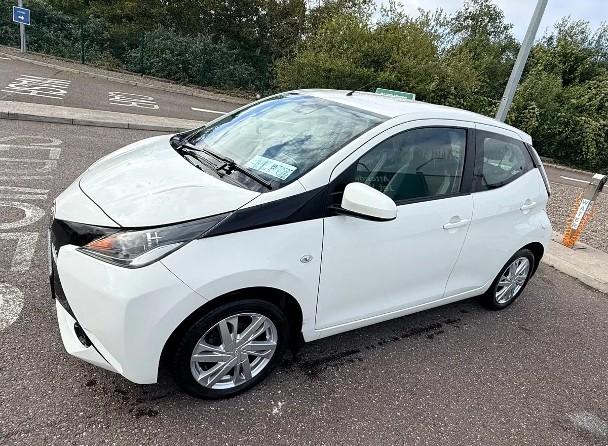 Toyota Aygo 1.0 X-Play 4DR 2018 - Image 3