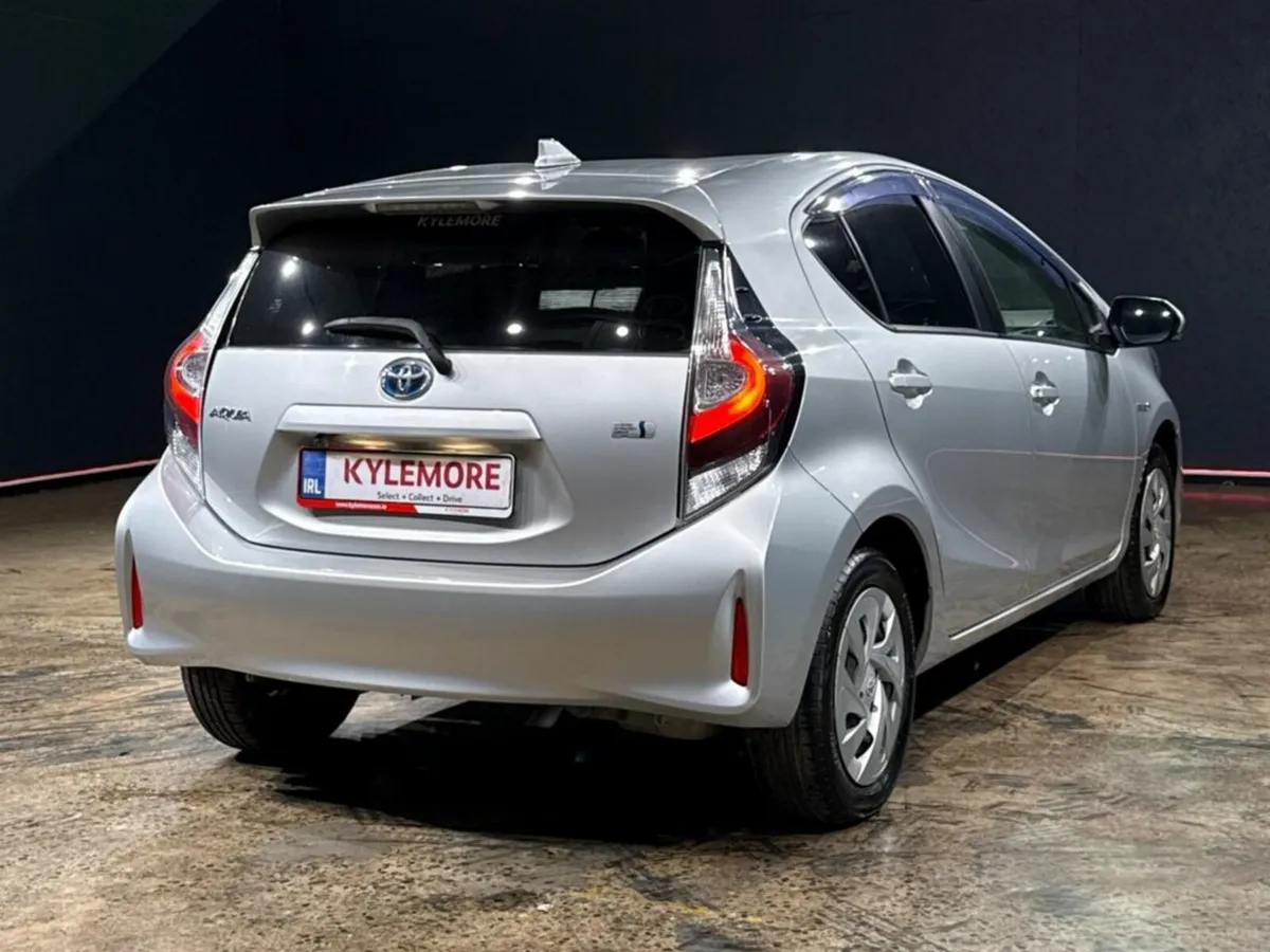 Toyota Aqua HYBRID 1.5L AUTOMATIC - REVERSE CAMERA - Image 4