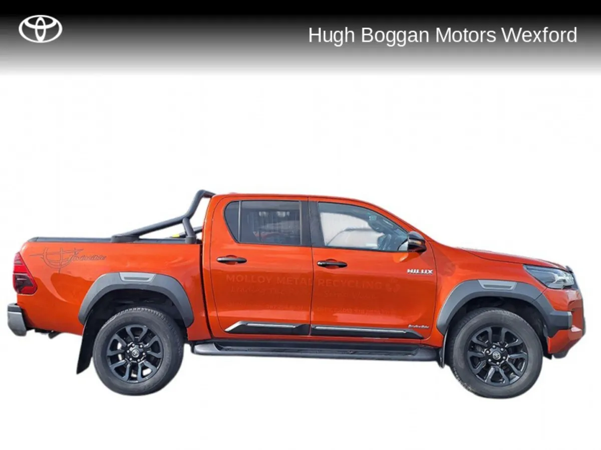 Toyota Hilux 2.8 INVINCIBLE AUTO +VAT - Image 3