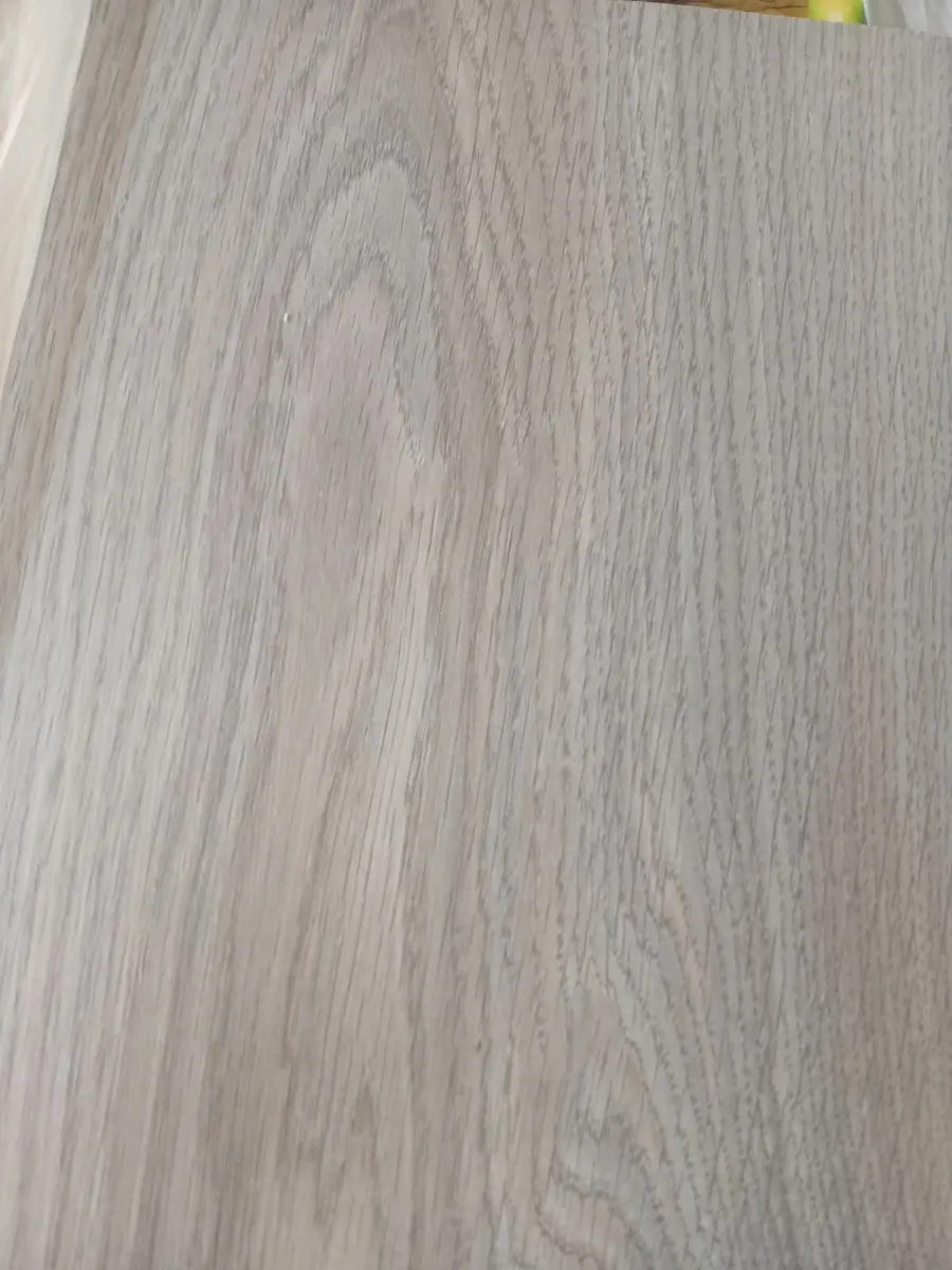 Laminate flooring - Image 1