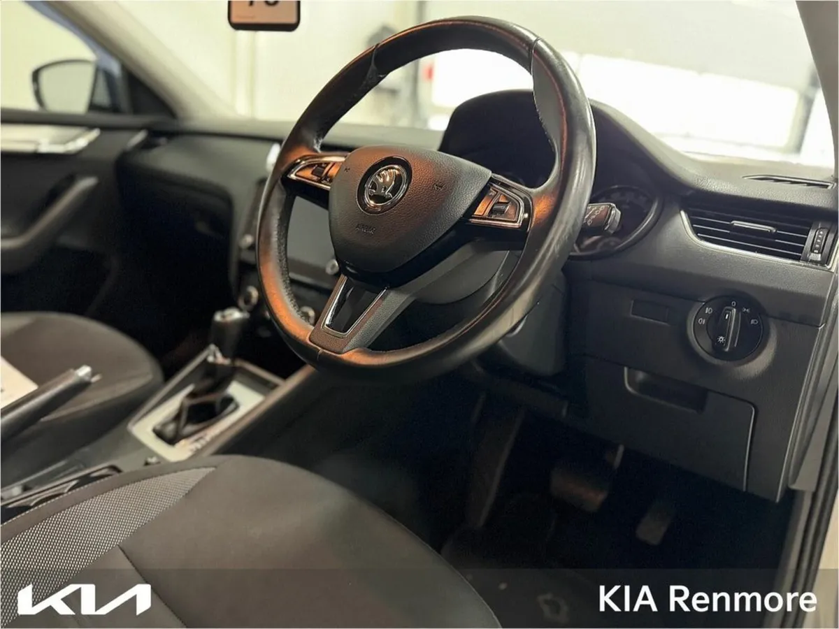Skoda Octavia COMBI AMB 1.0tsi 115HP DSG 4DR AUT - Image 2