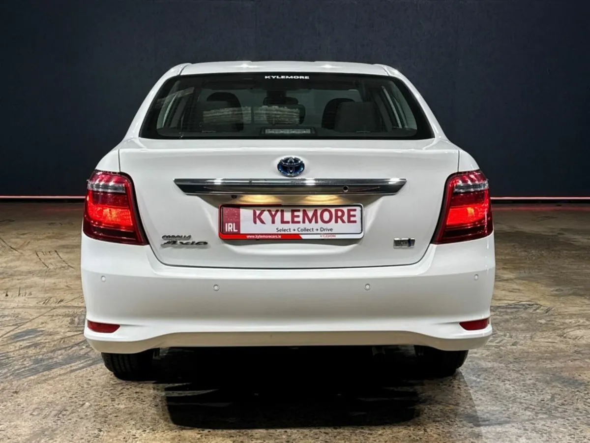 Toyota Corolla HYBRID 1.5L AUTOMATIC - REVERSE CAM - Image 4