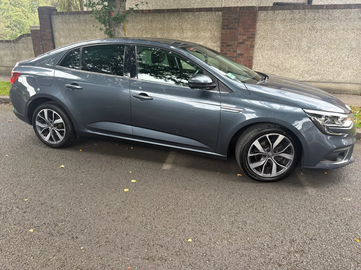 Renault Megane 2017 S 4DR GRAND COUPE DYNAMIQUE - Image 4