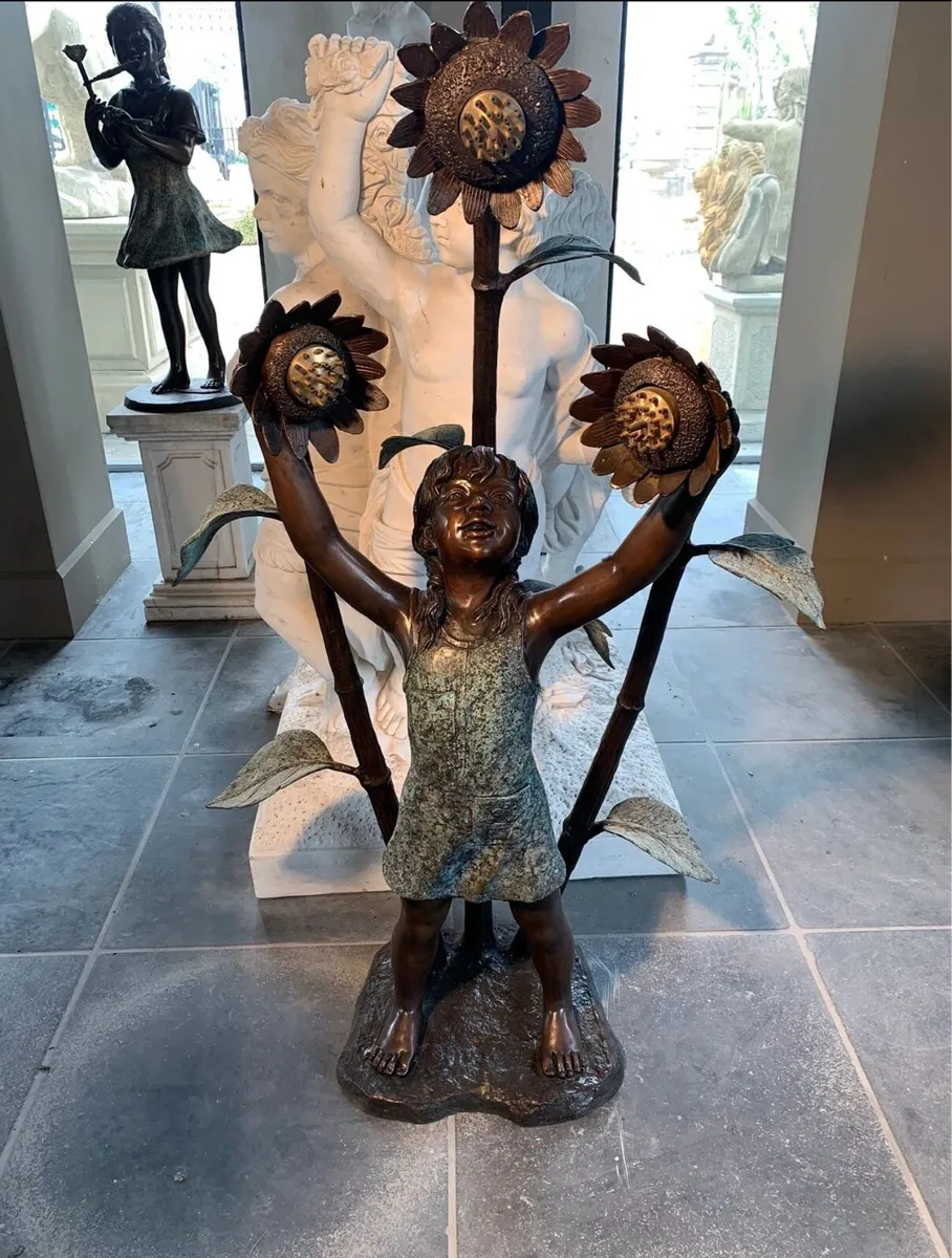 Bronze sunflower fountain