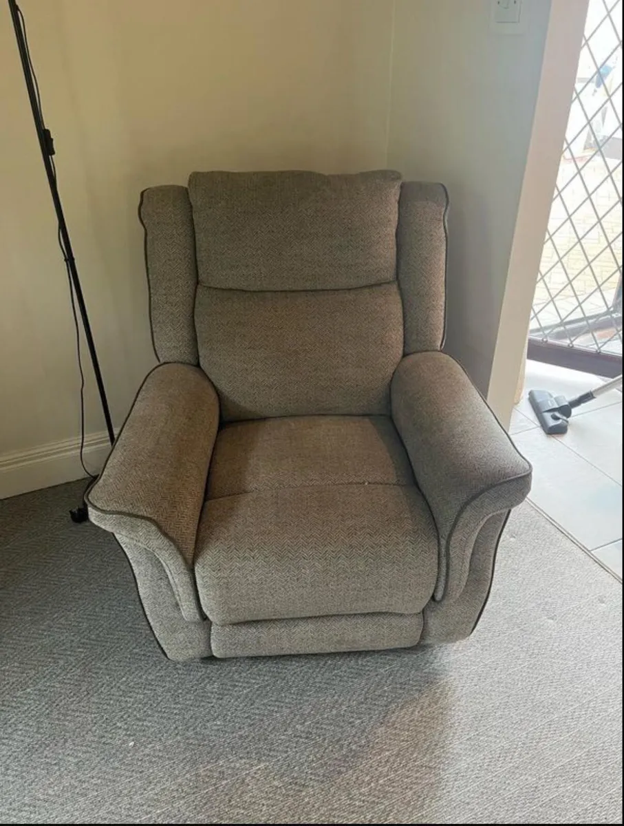 Recliner and riser chair - Image 1
