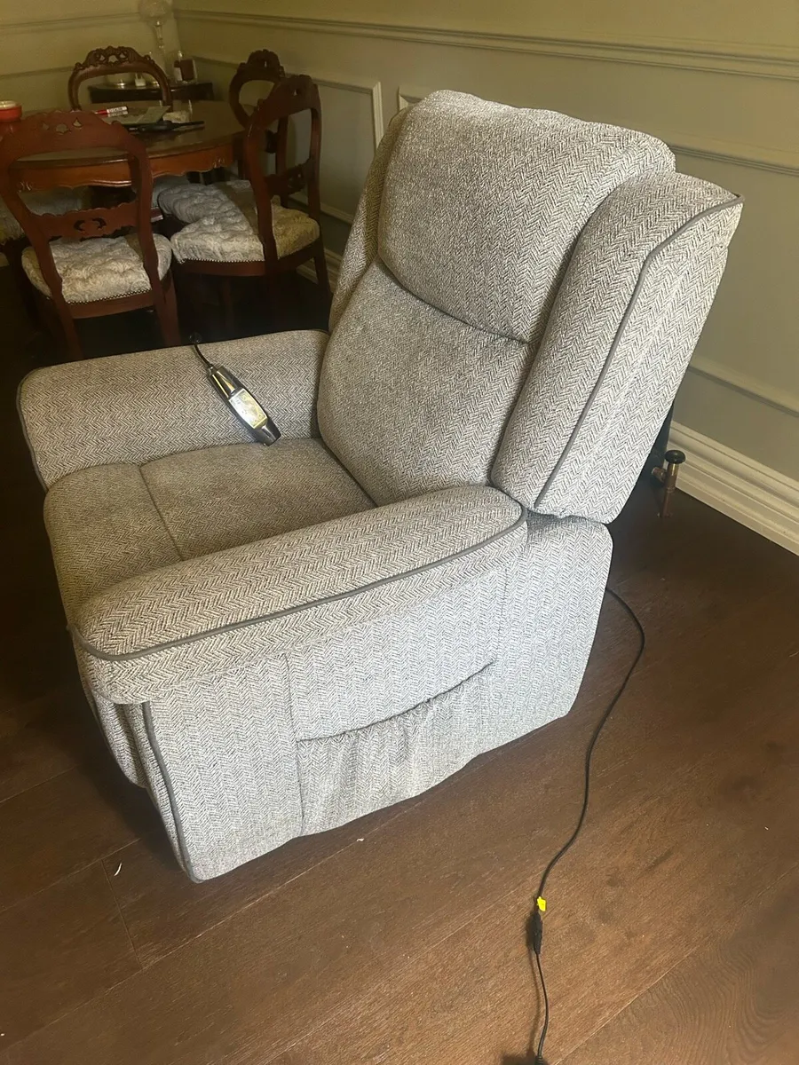 Recliner and riser chair - Image 2
