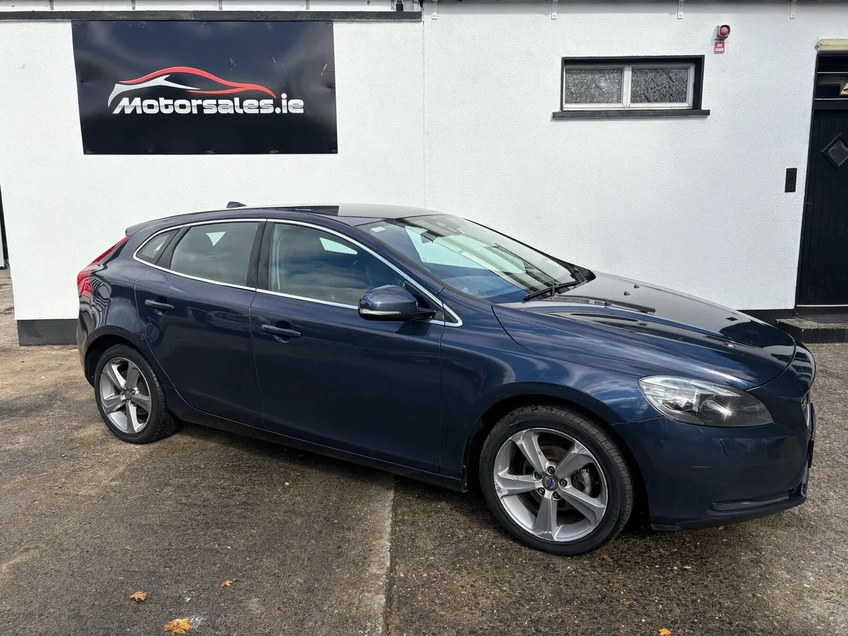 Volvo V40 D2 - Image 2