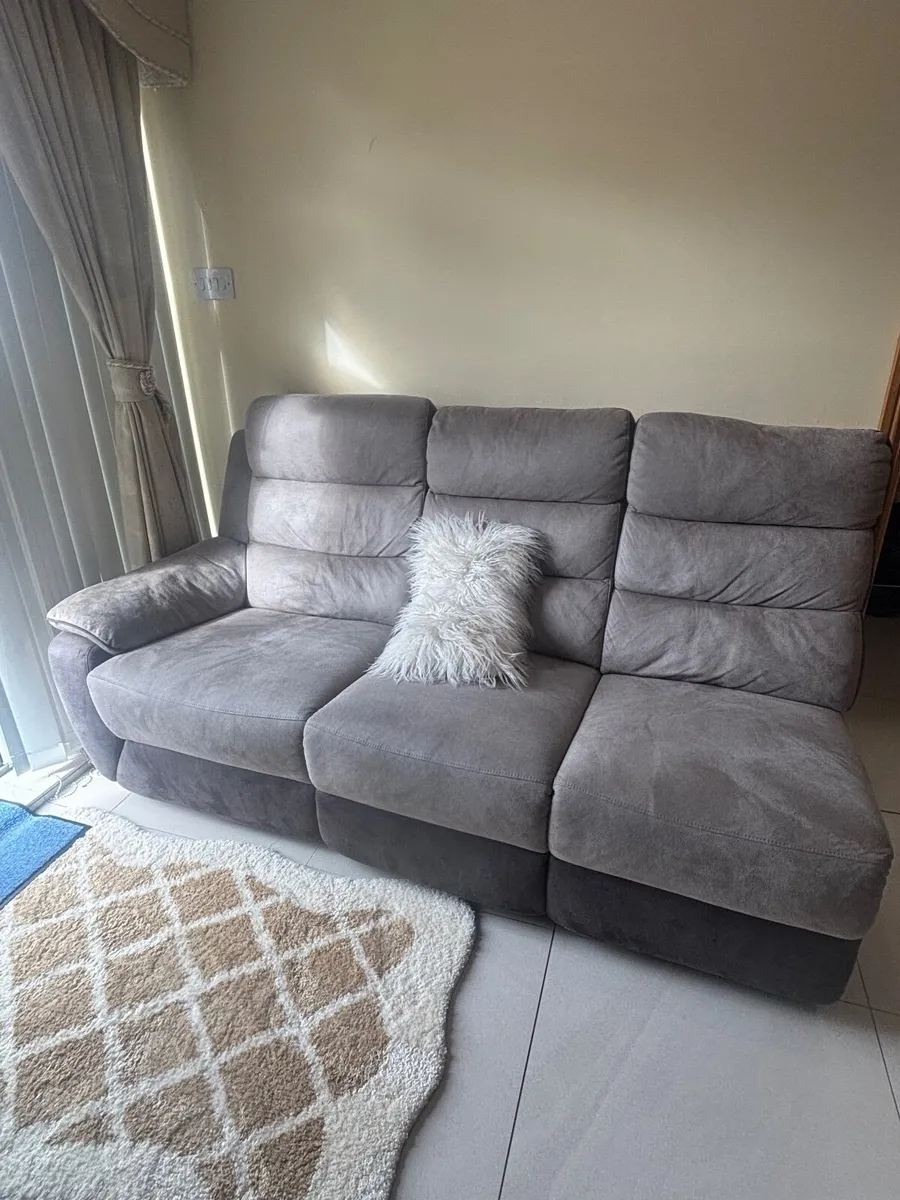 2 Sofas for sale recliner - Image 2