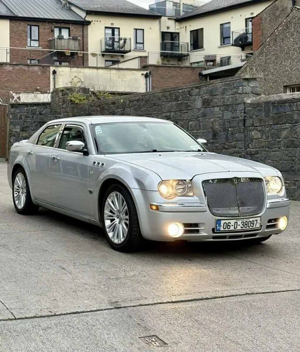 Chrysler 300C Bentley Rep - Image 1