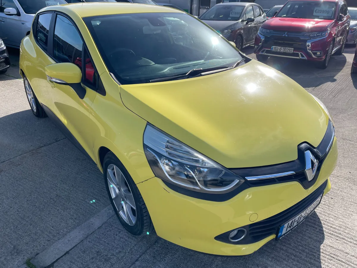 141 Renault Clio 1.2 Automatic 5dr Model - Image 2