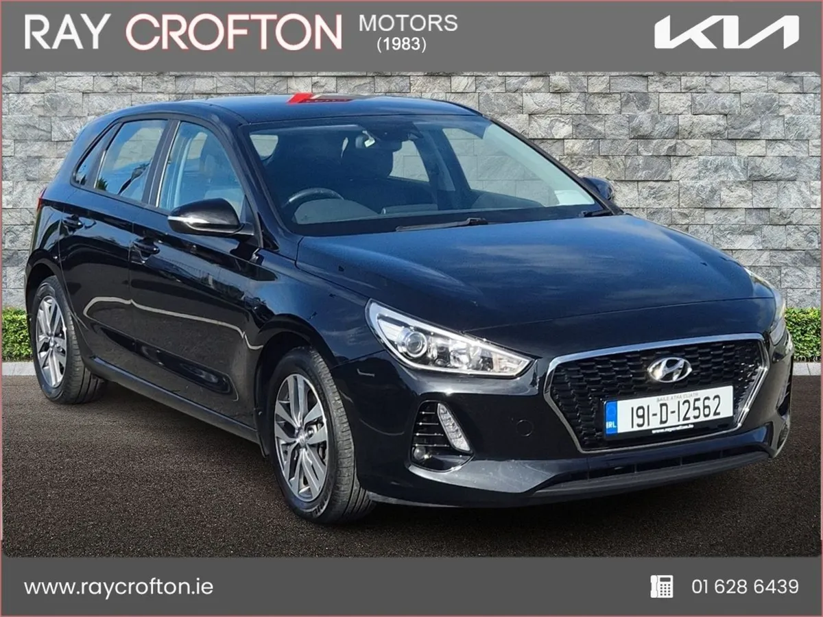Hyundai i30 Petrol Deluxe 1.4 - Image 1