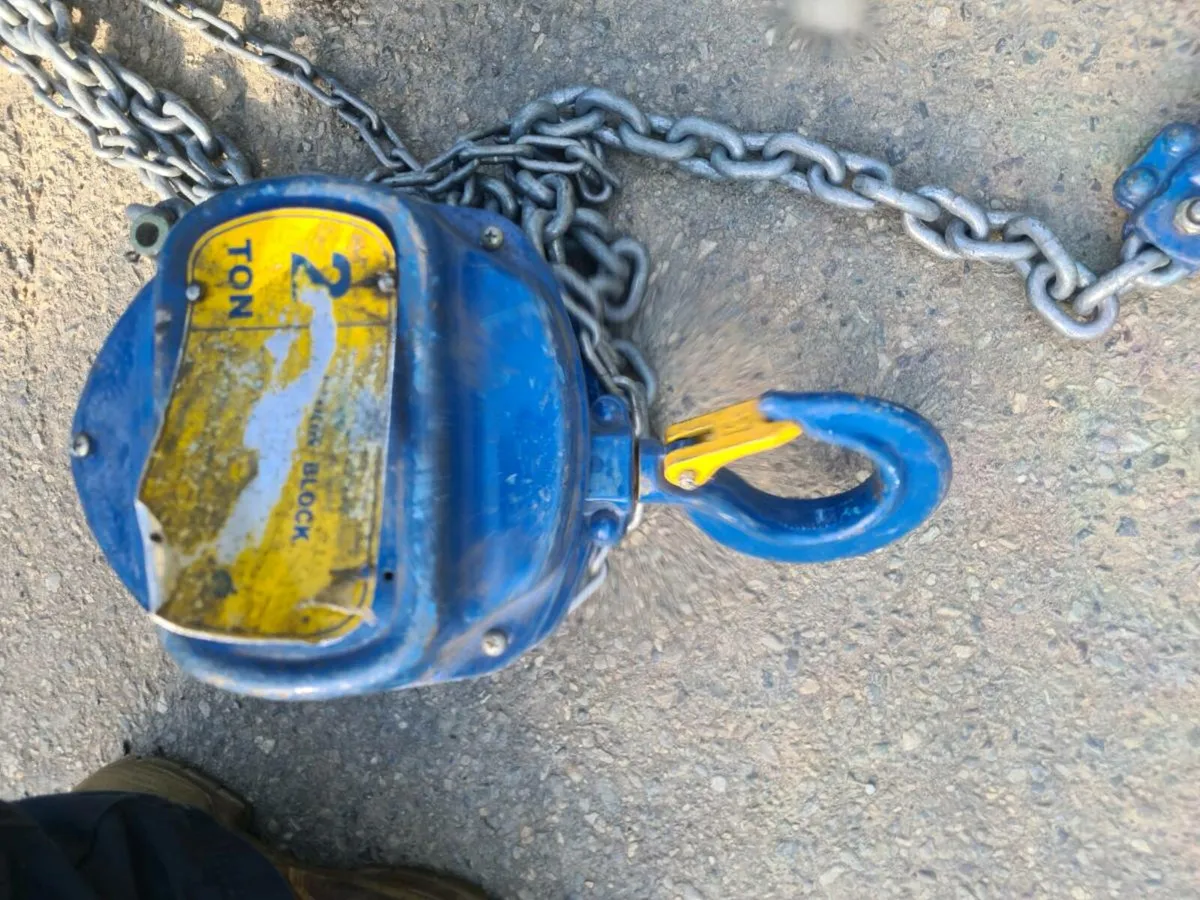 2 tonne chain hoist - Image 2