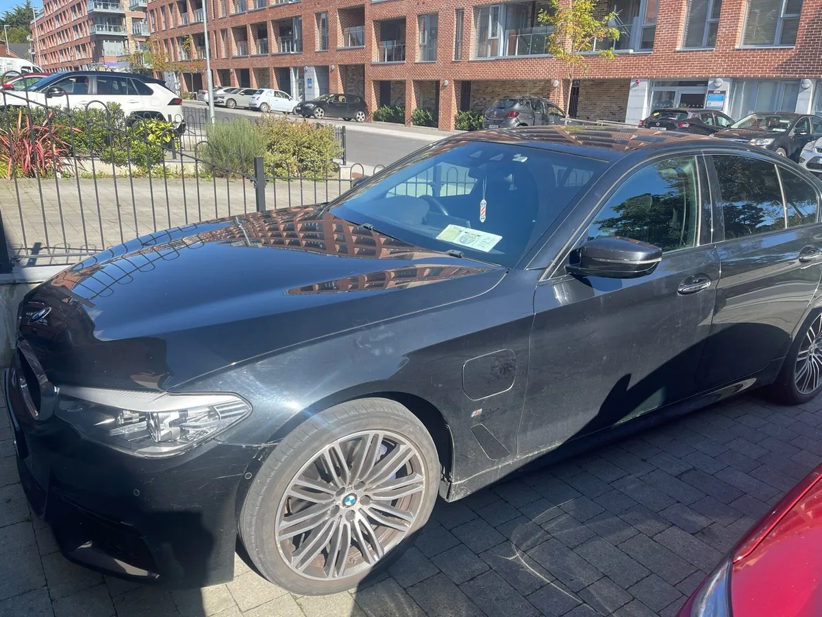BMW 530e - Image 2