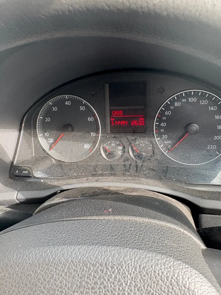 Volkswagen Golf 2005 - Image 2