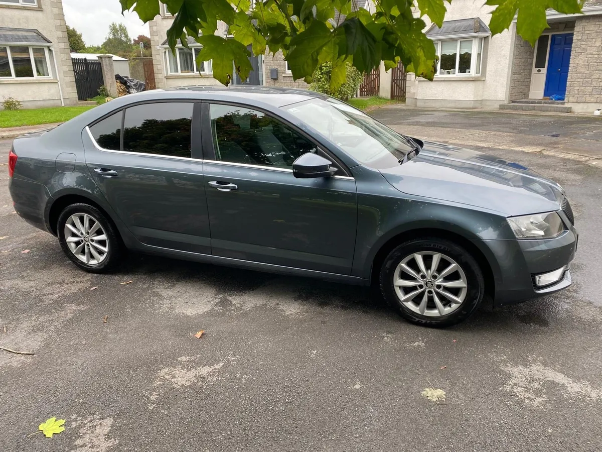 Car - Image 2