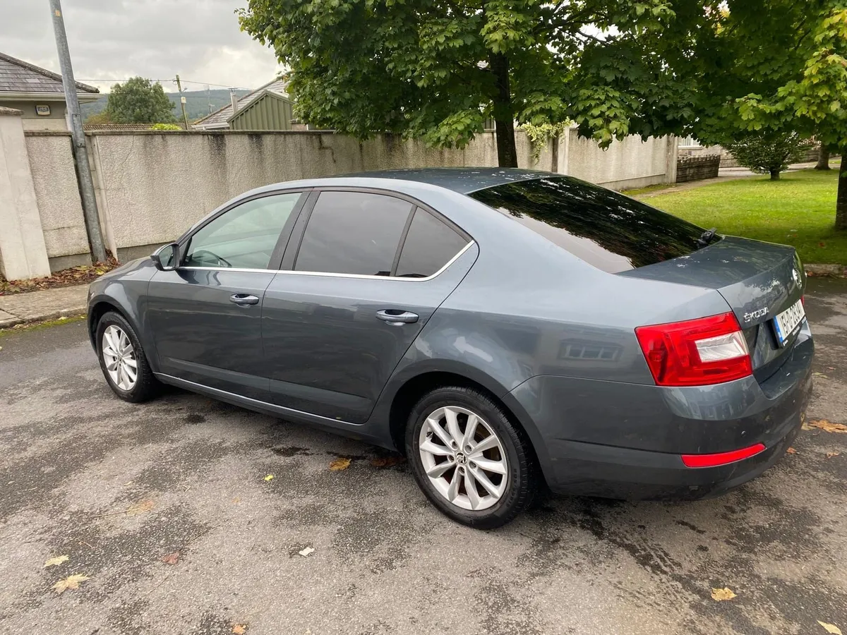 Car - Image 4