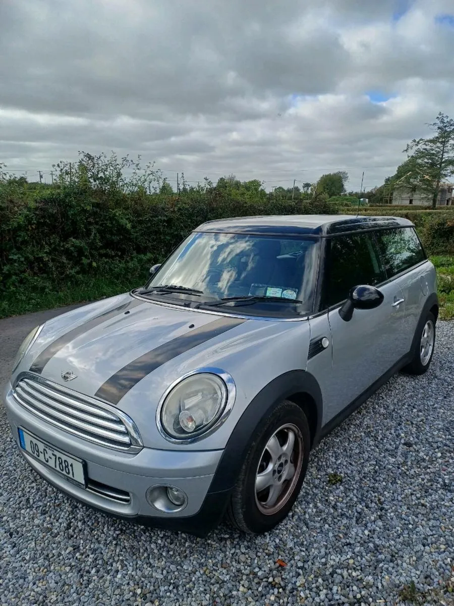 MINI COOPER CLUBMAN LOW KM - Image 2