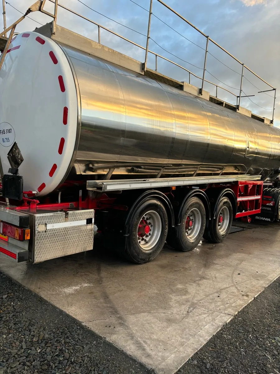 Fruehauf tanker - Image 1