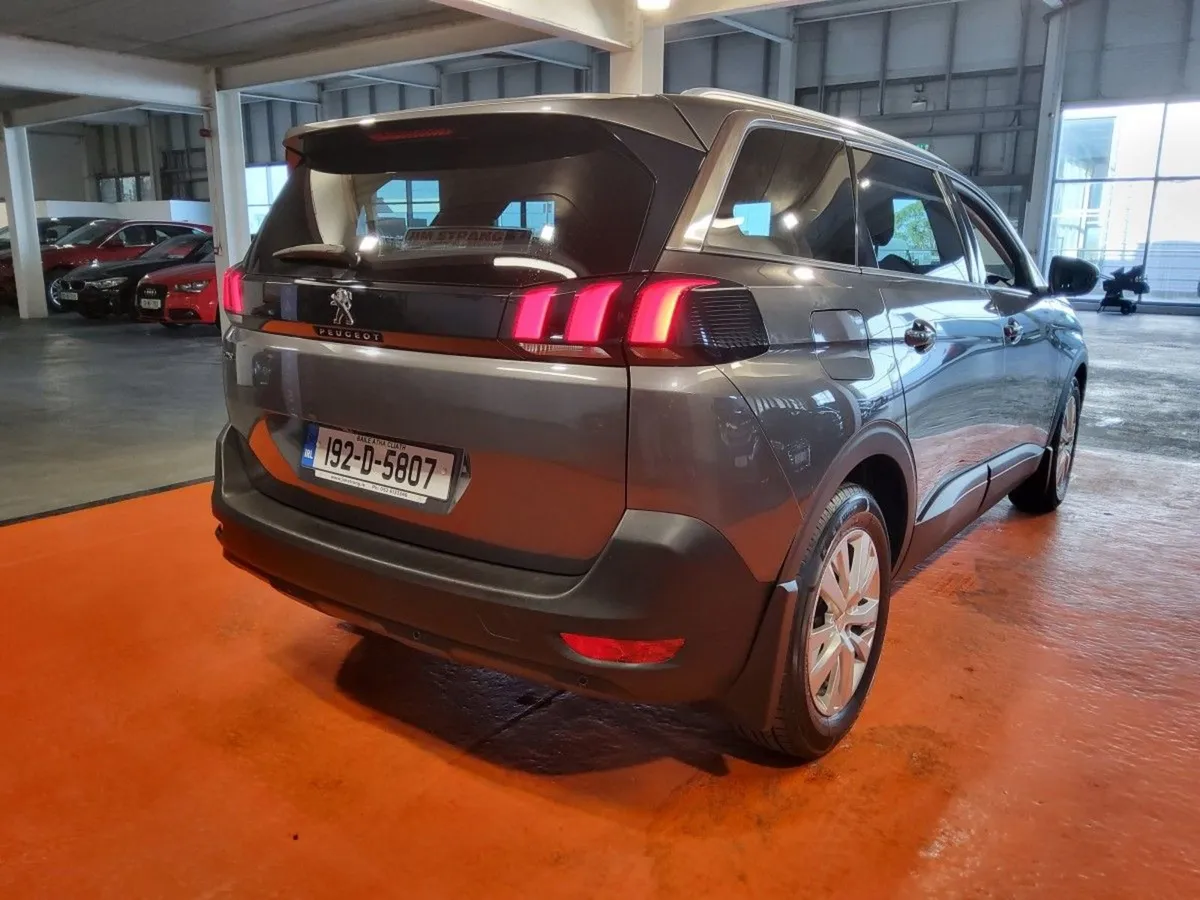 Peugeot 5008 1.5 Bluehdi 130bhp Active - Image 3