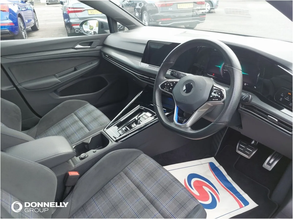 Volkswagen Golf Hatchback GTE - Image 2