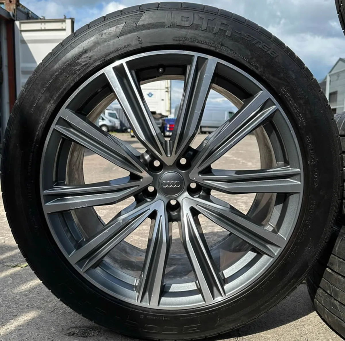 21" Genuine AUDI Q8 SQ8 Alloy Wheels Tyres 4M86010 - Image 2