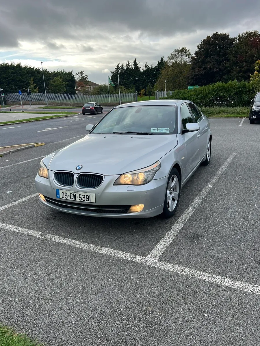 BMW 520d 2009 - Image 3