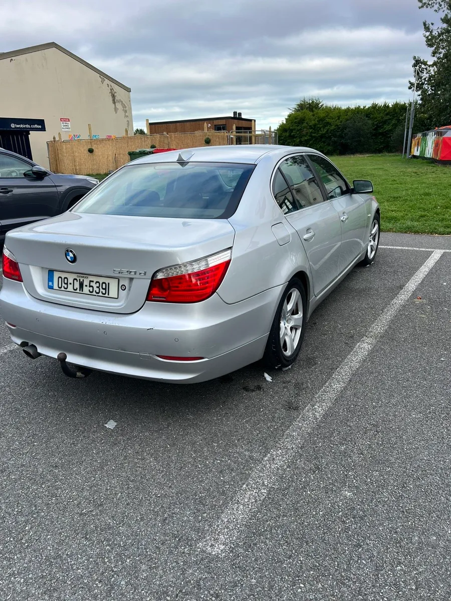 BMW 520d 2009 - Image 4