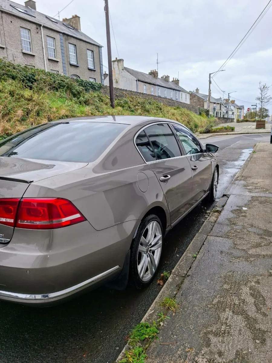 Volkswagen Passat - Image 2