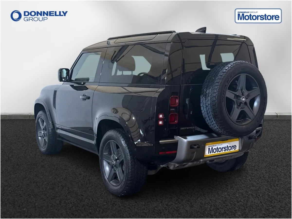 Land Rover Defender Diesel Estate X-Dynamic SE - Image 2