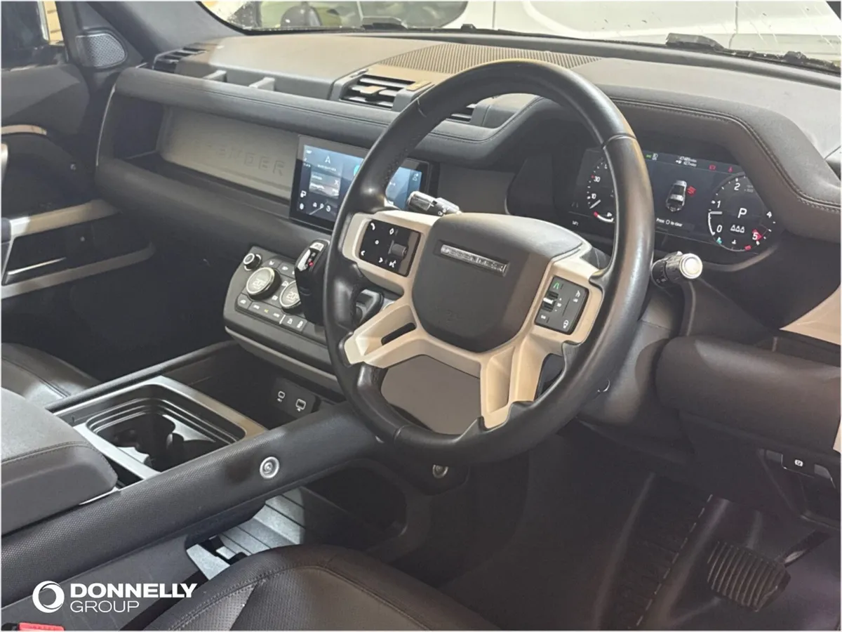 Land Rover Defender Diesel Estate X-Dynamic SE - Image 4