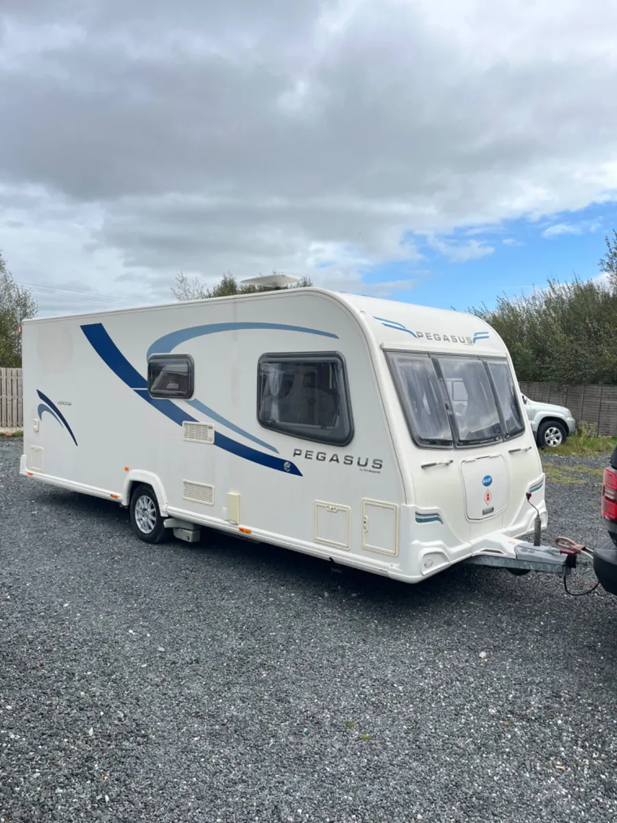 Bailey Pegasus 4 Berth Fixed Bed Caravan - Image 4