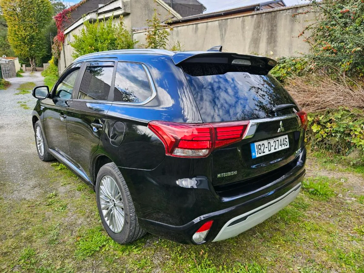Mitsubishi Outlander 2.4 phev - Image 3