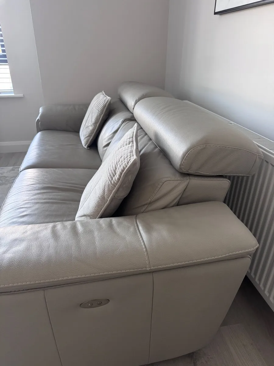 Recliner sofa - Image 2