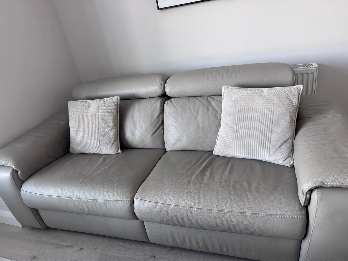 Recliner sofa - Image 3