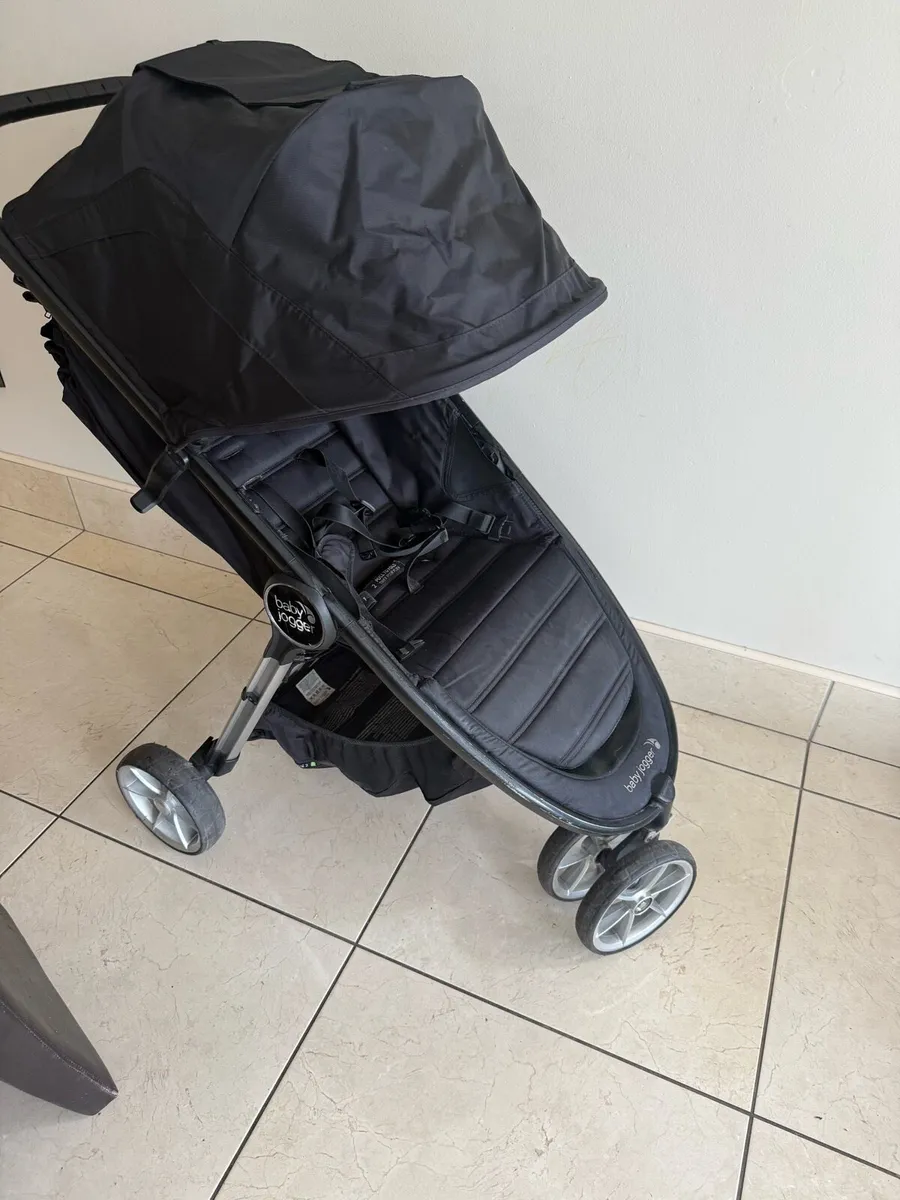 Baby jogger buggy - Image 1